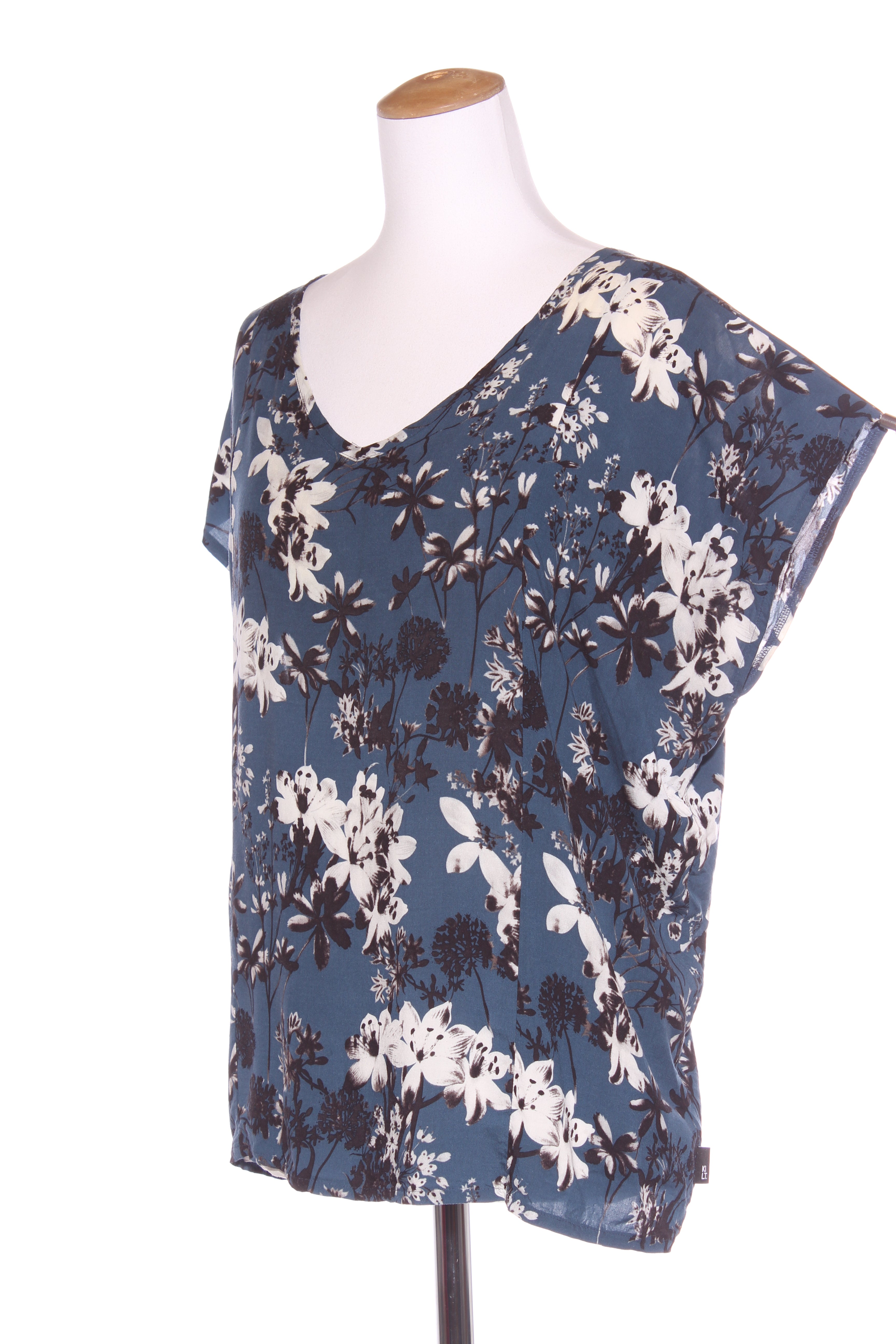 Wholesale Blue Floral Sleeveless Crop Top – Tradyl